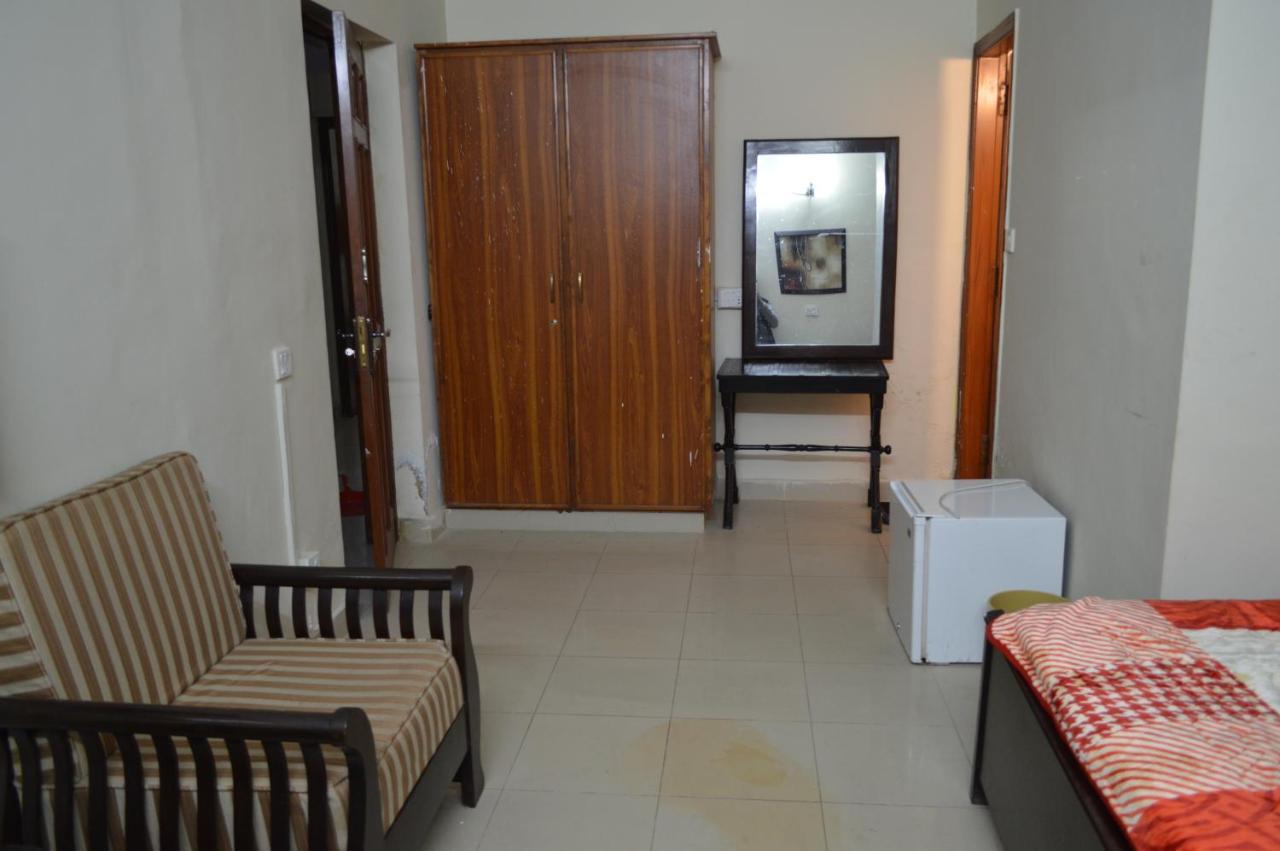 Tourist Hub Islamabad Bed & Breakfast Dış mekan fotoğraf