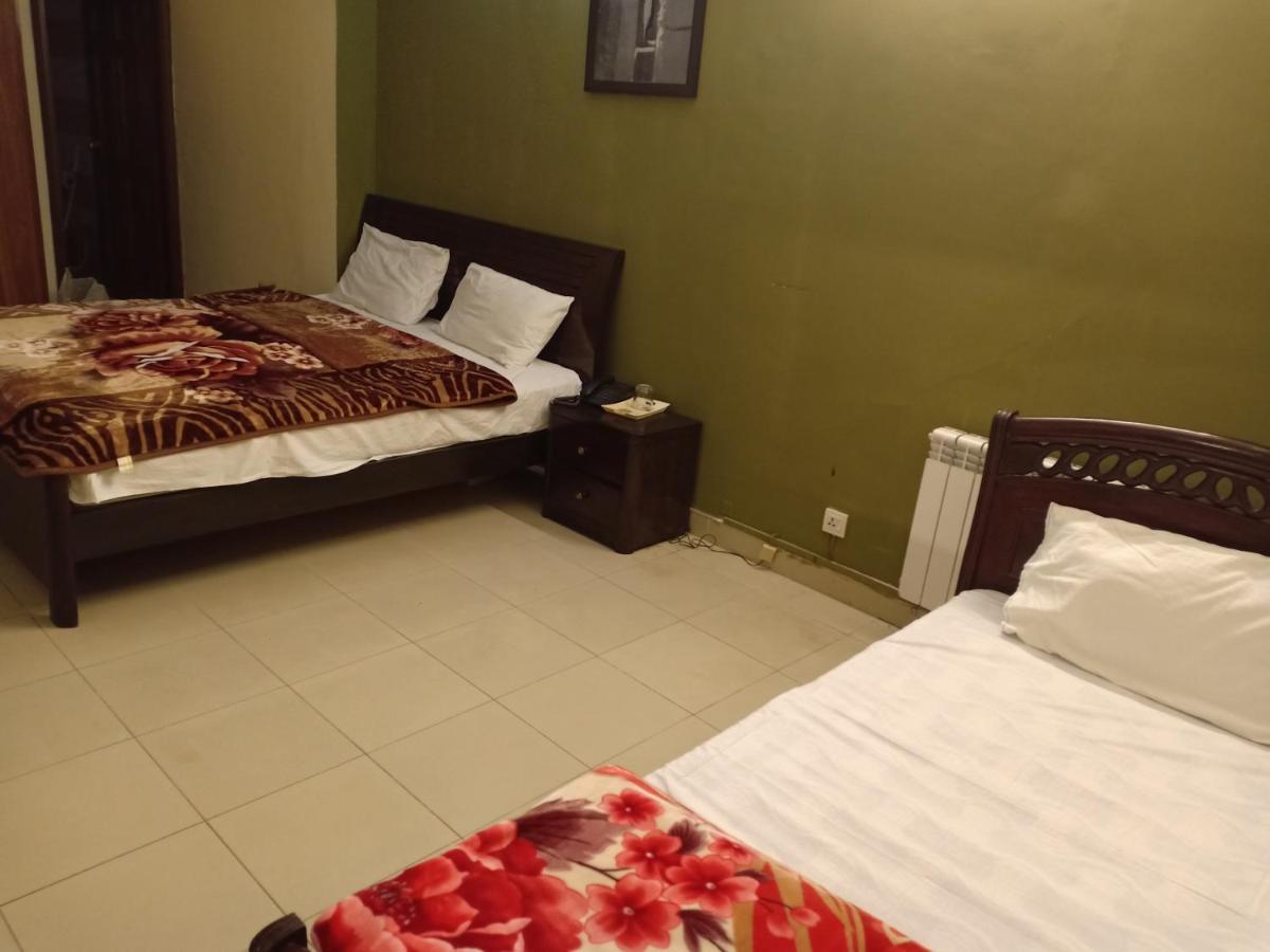 Tourist Hub Islamabad Bed & Breakfast Dış mekan fotoğraf