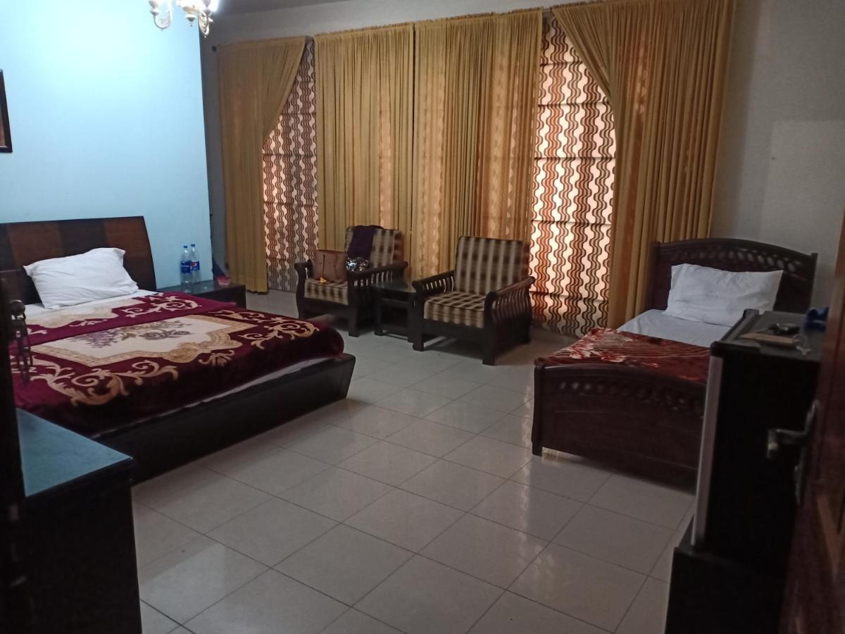 Tourist Hub Islamabad Bed & Breakfast Dış mekan fotoğraf