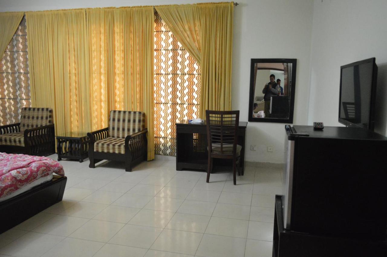 Tourist Hub Islamabad Bed & Breakfast Dış mekan fotoğraf
