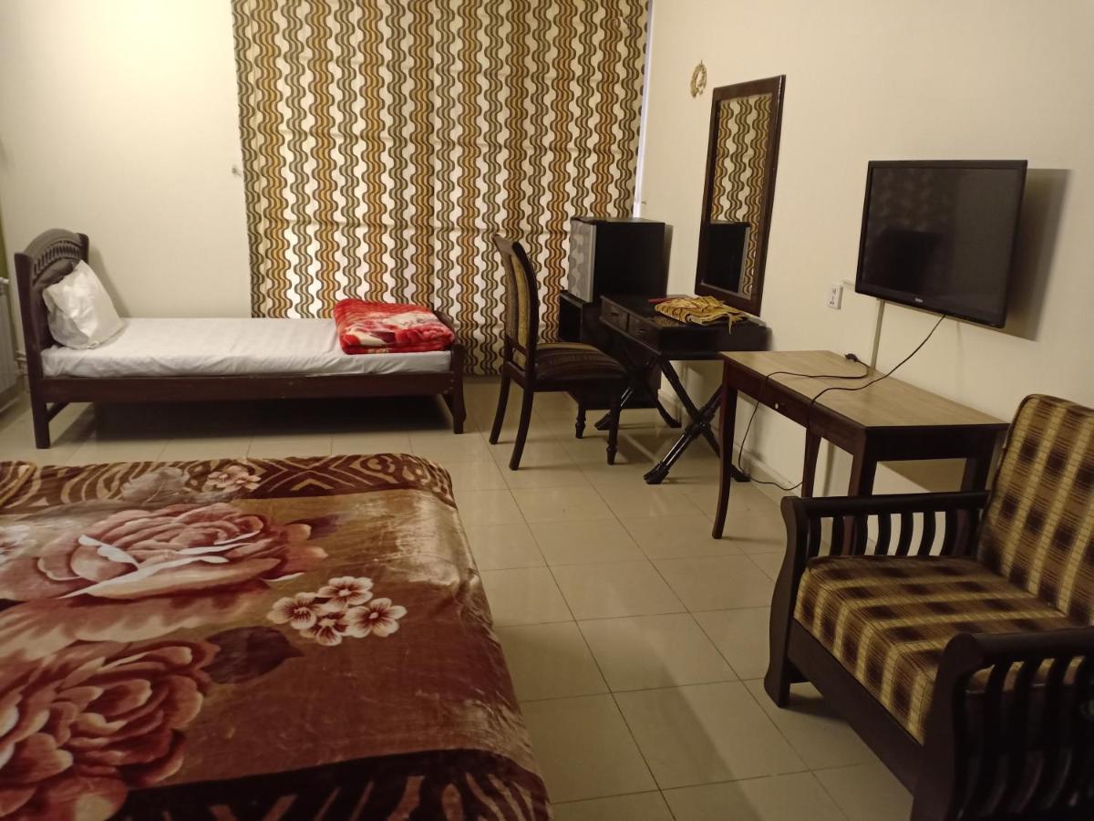 Tourist Hub Islamabad Bed & Breakfast Dış mekan fotoğraf