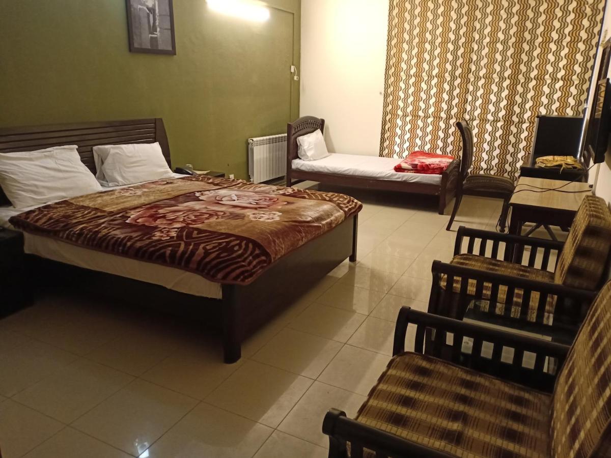 Tourist Hub Islamabad Bed & Breakfast Dış mekan fotoğraf
