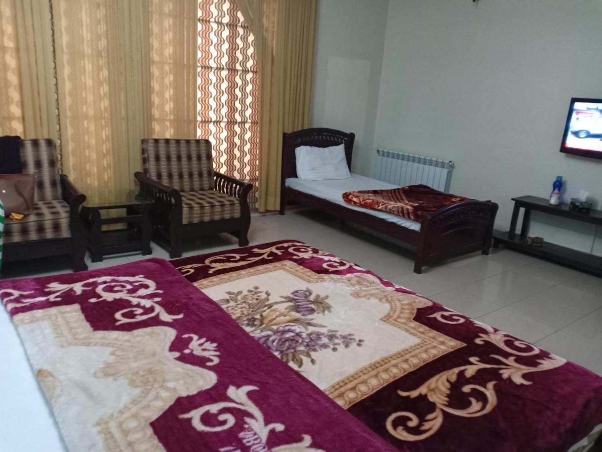 Tourist Hub Islamabad Bed & Breakfast Dış mekan fotoğraf