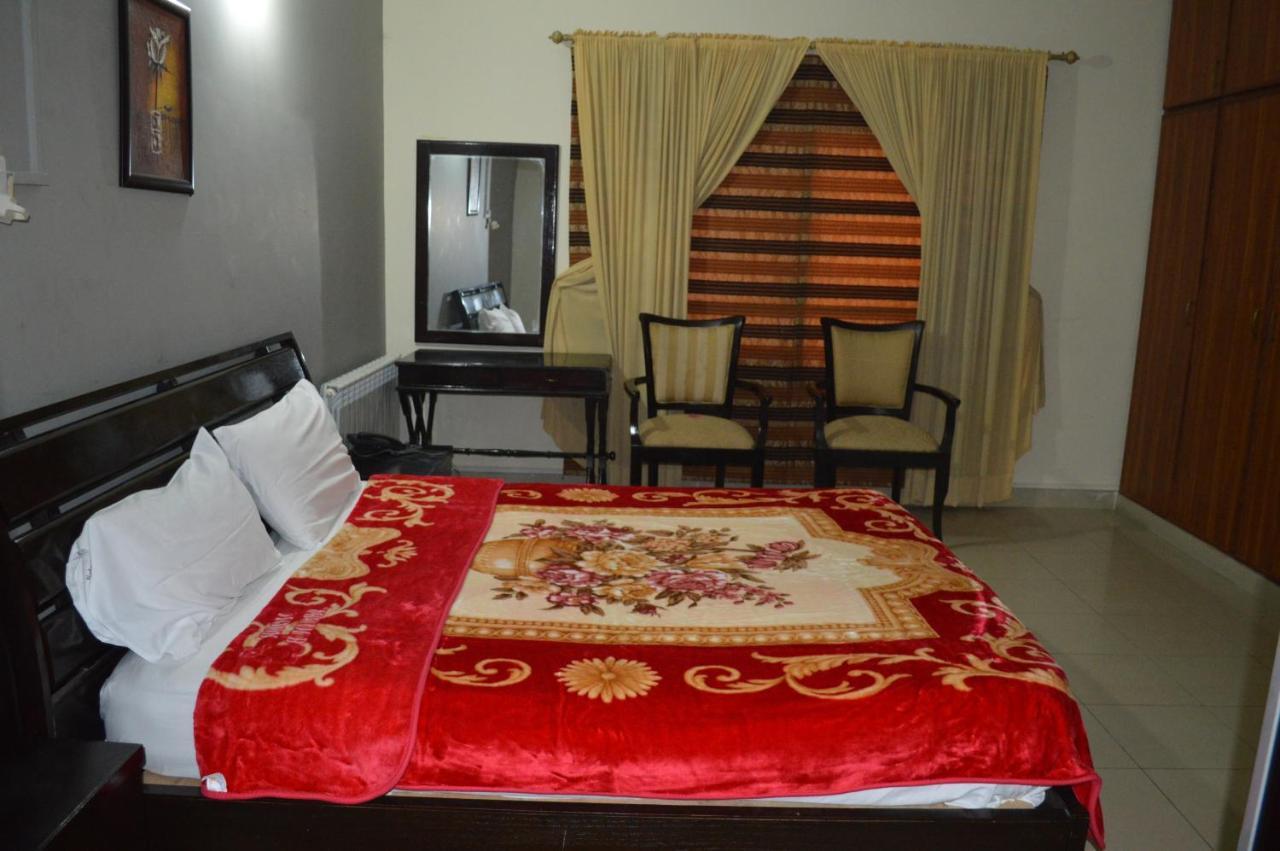 Tourist Hub Islamabad Bed & Breakfast Dış mekan fotoğraf