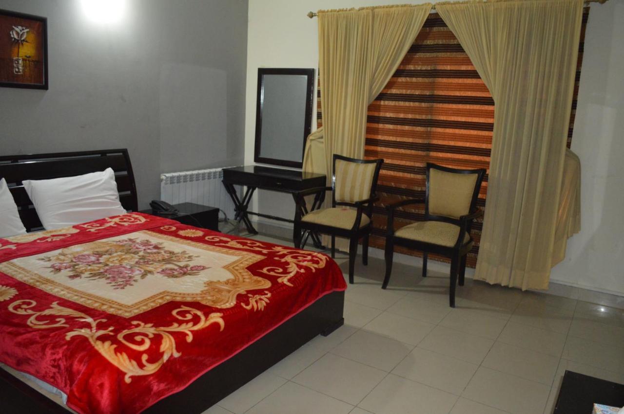 Tourist Hub Islamabad Bed & Breakfast Dış mekan fotoğraf