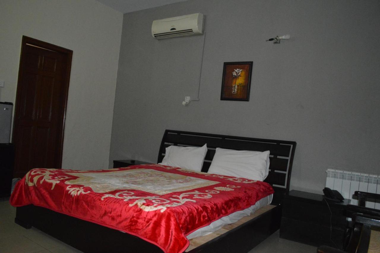 Tourist Hub Islamabad Bed & Breakfast Dış mekan fotoğraf