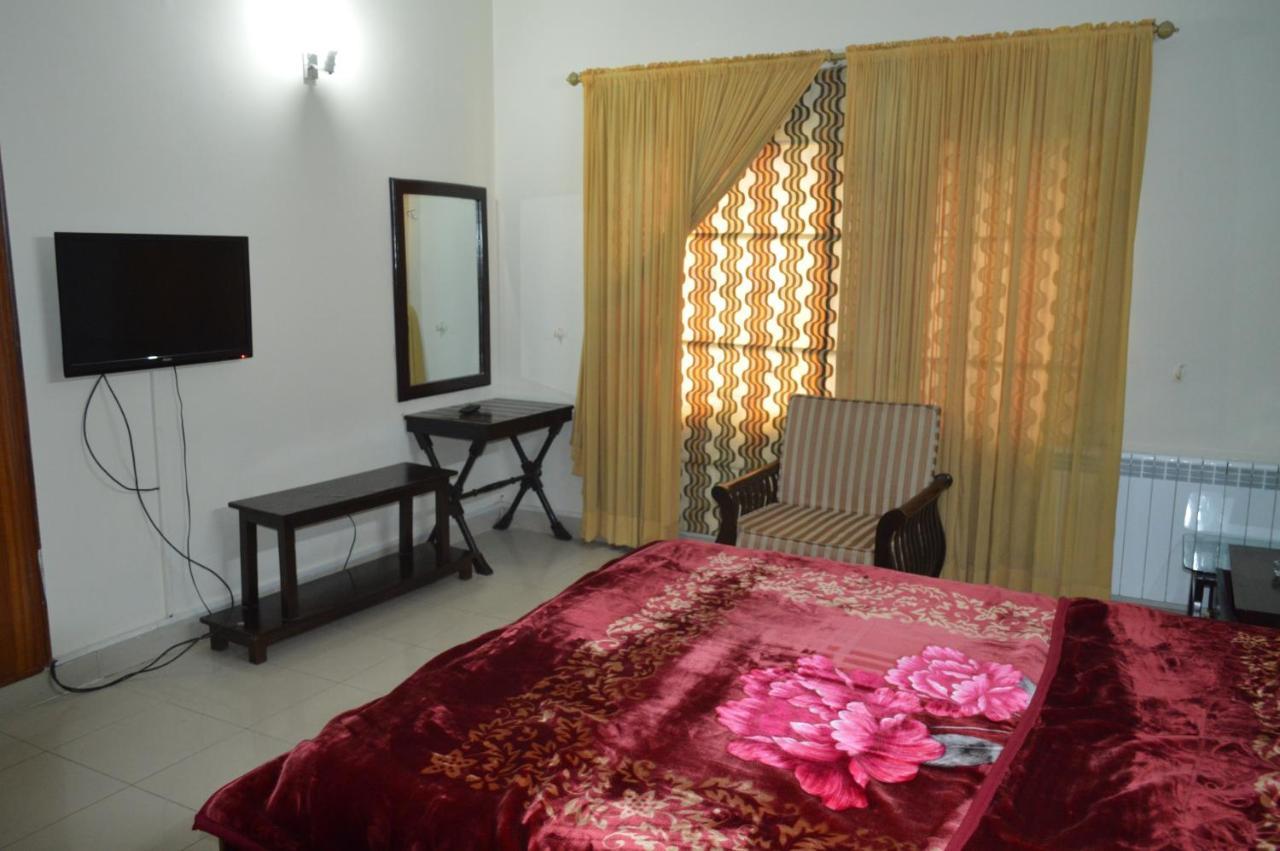 Tourist Hub Islamabad Bed & Breakfast Dış mekan fotoğraf
