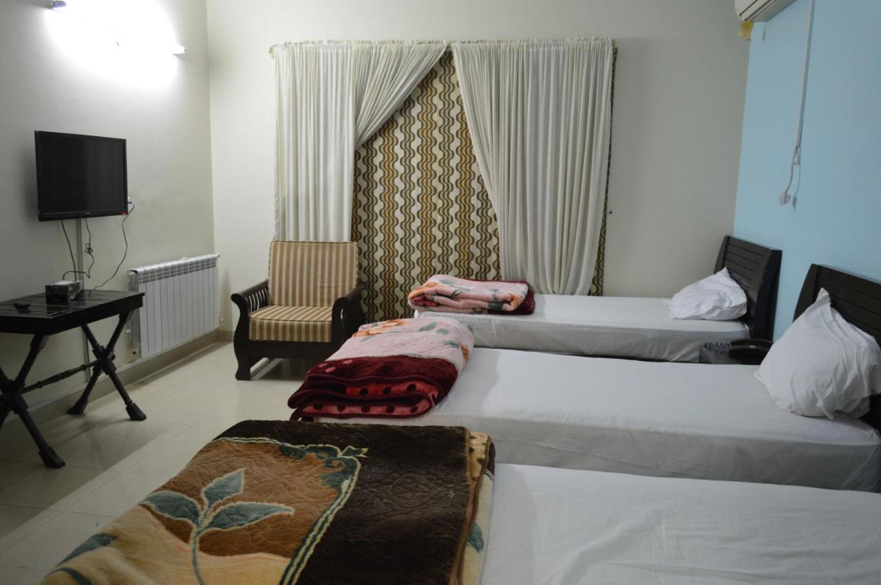 Tourist Hub Islamabad Bed & Breakfast Dış mekan fotoğraf
