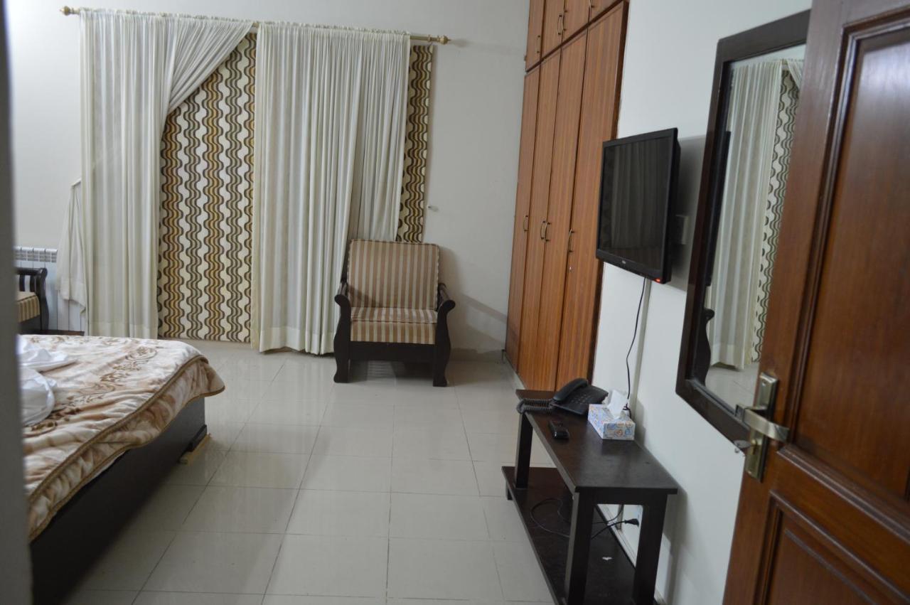 Tourist Hub Islamabad Bed & Breakfast Dış mekan fotoğraf