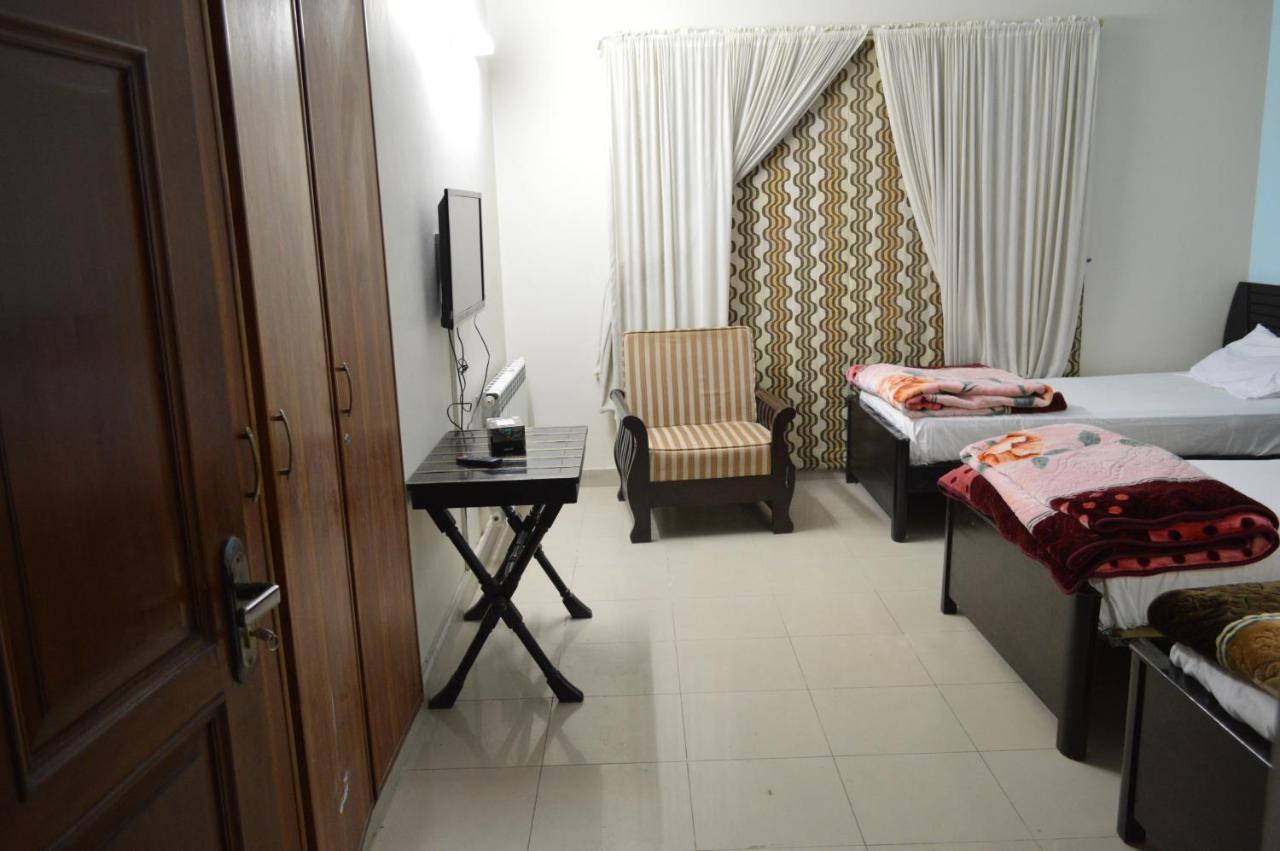 Tourist Hub Islamabad Bed & Breakfast Dış mekan fotoğraf